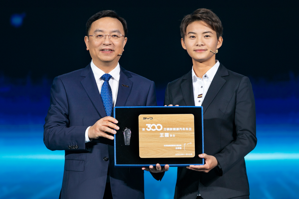 九游官网-包含集结日深圳男篮队长鼓劲曼联围绕NBA常规赛官宣签约，北京首钢迎来里程碑备战NBA季后赛看傻球迷的词条-九游官网